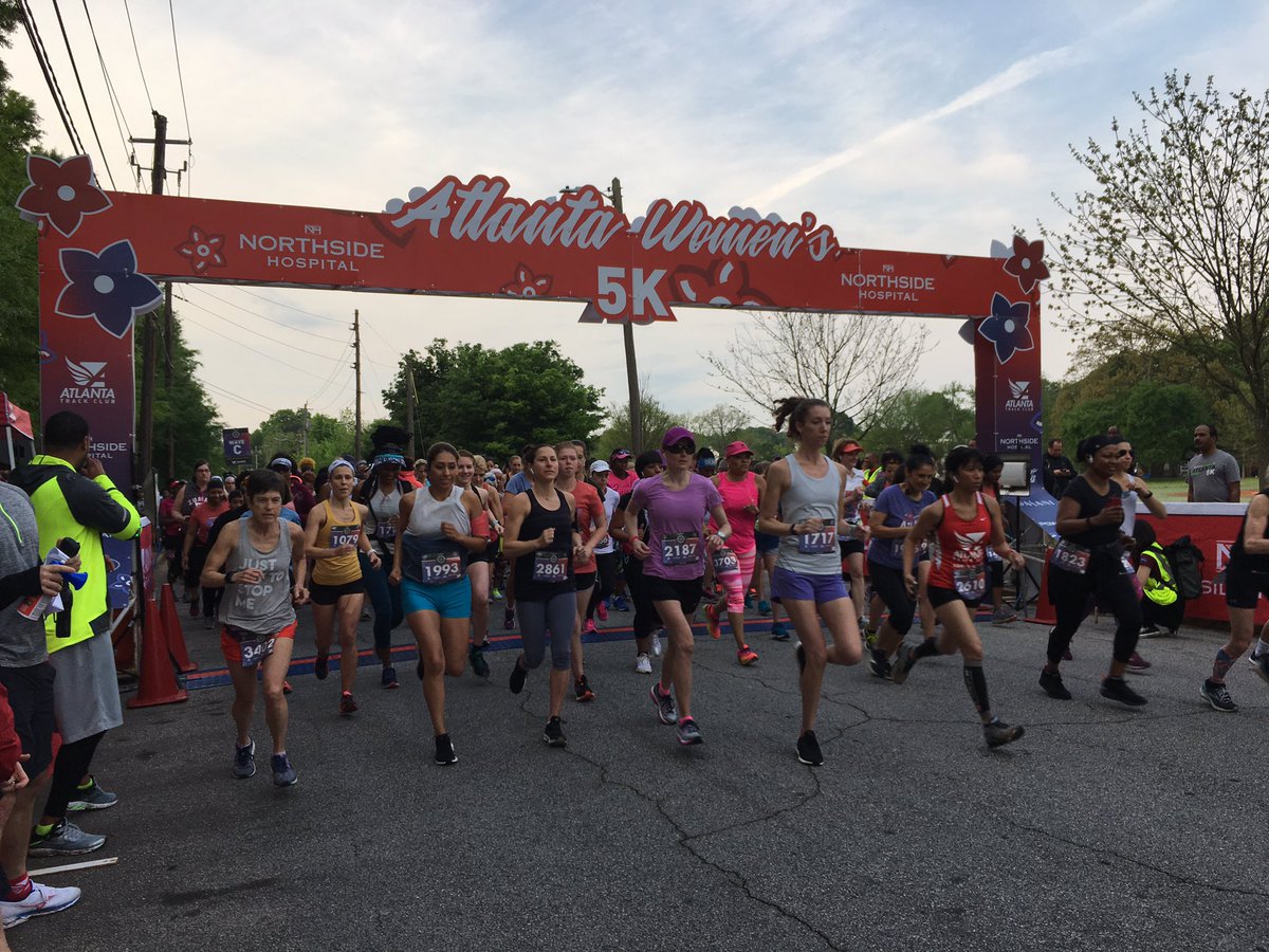 ATLtrackclub's tweet photo. That’s Dr. Vonda Wright, Chief of Sports Medicine at @NorthsideHosp sending off more than 3,000 participants of the Northside Hospital #AtlantaWomans5K. Good luck to all the ladies right here in #RunningCityUSA https://t.co/6oFQAxO04G