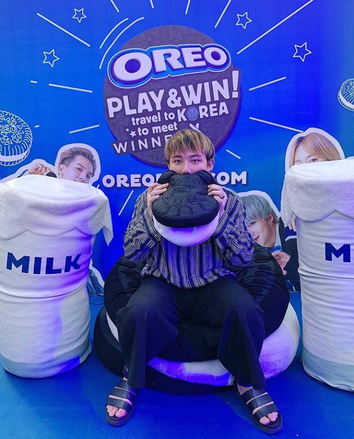_jinhojunkie's tweet photo. Thank You @Oreo for having me on your Play to Win event! 🙏
-
Baecons, thank you so much for coming inspite of the HOT HOT HOT WEATHER GRABE! 💖🖤 

May we all go home safely and take a bath! 💞

#OreoPH #OreoPlayAndWin #OREOxWinner #Winner #Oreo

[IG: @_jinhobae ] https://t.co/2YlxDSl2uf