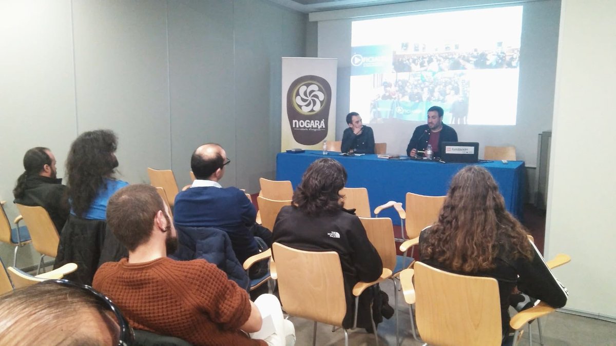📸 Semeyes de la conferencia d’Inaciu Galán, presidente d’Iniciativa pol Asturianu, baxo’l títulu “L’asturianu: creando cultura (y normalizando) al traviés de los medios” organizada por Nogara Religada esta mañana en Zaragoza.