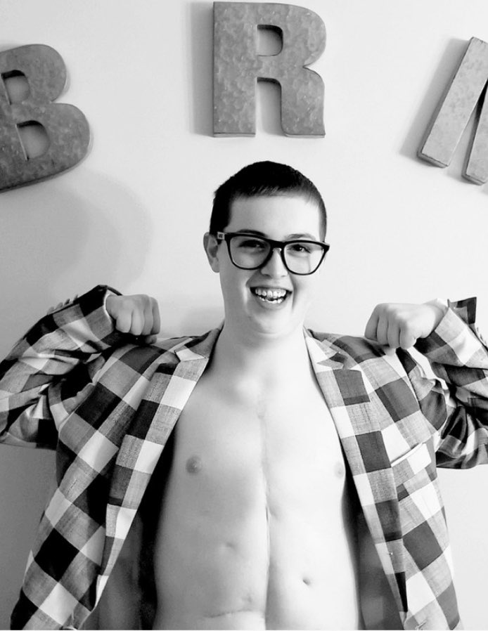 jeremyv63's tweet photo. He’s also a big fan of the @IndianaMBB and @LouisvilleMBB #flexforBray @Archie_Miller @TomCrean @CoachChrisMack @VicOladipo @CodyZeller @Romeo_Lang #flexforBray https://t.co/GfxSwowHLJ