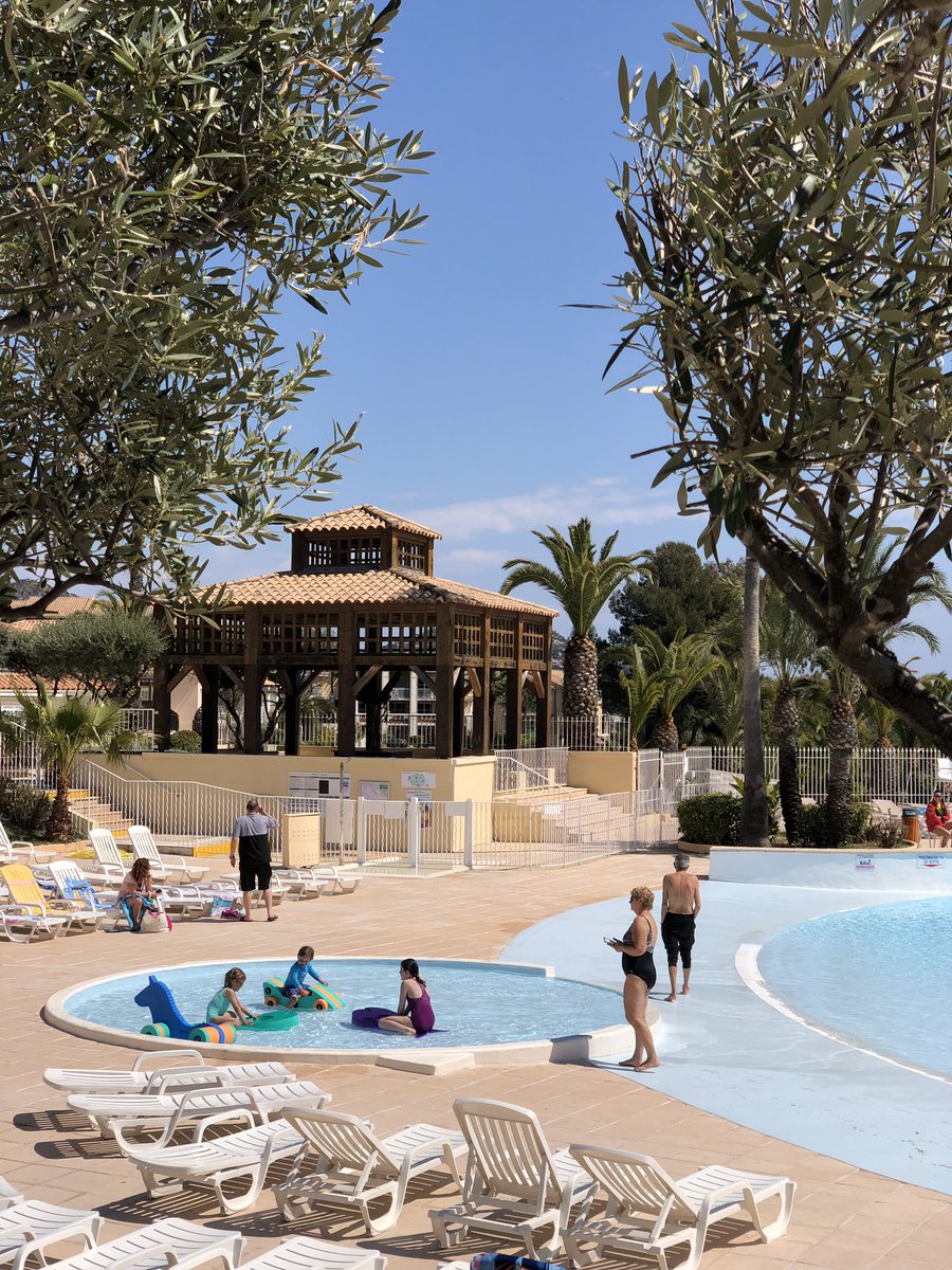 Aujourd’hui ouverture de la piscine à vagues de <a href="/capesterelpv/">Village P&V Cap Esterel Officiel</a> <a href="/Pierre_vacances/">Pierre & Vacances</a> avec de nouveaux jeux pour les plus petits 😉 Bonnes vacances ☀️🌴😎🏊‍♂️