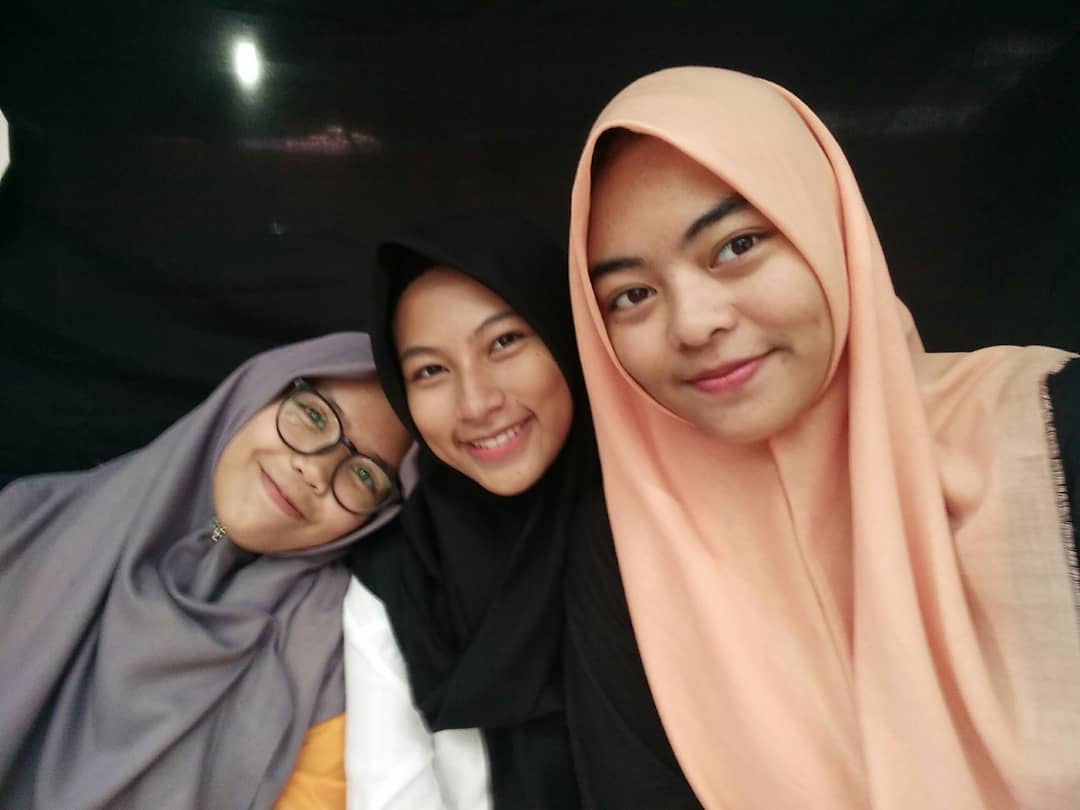 birdblackbuck's tweet photo. @radenrauf Sahabatku hanya dua, tapi hatiku takkan mendua #LoveStory https://t.co/a7MBDQde90