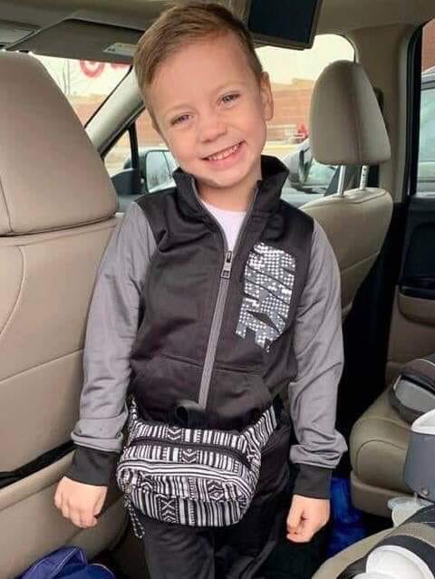 This is Landon. The kid who was thrown over the railing at the MOA. His mom is asking everyone to pray for him. So, I ask all to pray for this child. 

#PrayersforLandon