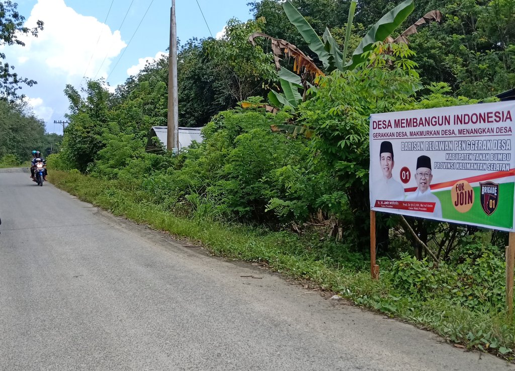 #RabuPutih
<a href="/jokowi/">Joko Widodo</a> <a href="/KHMarufAmin_/">K.H. Ma’ruf Amin</a> <a href="/cakimiNOW/">A Muhaimin Iskandar</a> <a href="/EkoSandjojo/">Eko P. Sandjojo</a> <a href="/SyaifulHooda/">Syaiful Huda</a> @JOINKalsel