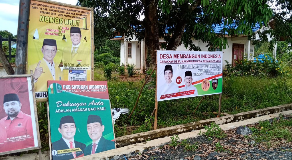 #RabuPutih
<a href="/jokowi/">Joko Widodo</a> <a href="/KHMarufAmin_/">K.H. Ma’ruf Amin</a> <a href="/cakimiNOW/">A Muhaimin Iskandar</a> <a href="/EkoSandjojo/">Eko P. Sandjojo</a> <a href="/SyaifulHooda/">Syaiful Huda</a> @JOINKalsel