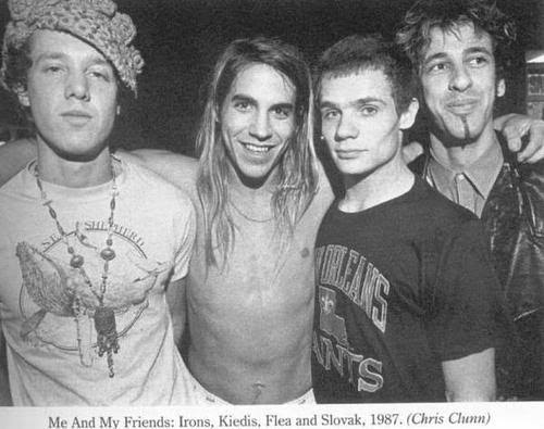 Happy birthday Hillel slovak  O primeiro e inesquecível guitarrista do red hot chili Peppers  