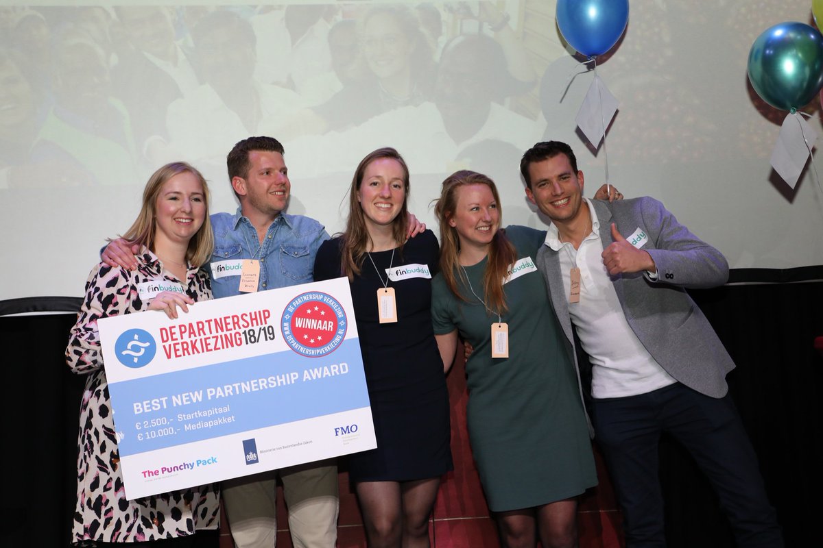 And the award for ‘Best New Partnership’ goes to team <a href="/ZilverenKruis/">Zilveren Kruis</a>, <a href="/achmea/">Achmea</a> &amp; <a href="/Rabobank/">Rabobank</a>. Big congrats to them on their bold &amp; relevant businesscase! Check out their Partnership on finbuddy.nl