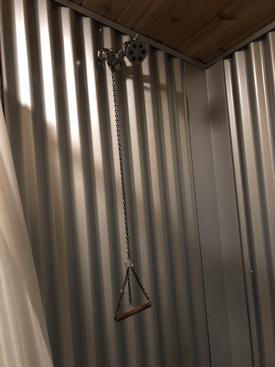 Current status: glamping. This camp is run by solar panels &amp; showers require you to pull a chain for 15 sec of h2o. Elegant solutions for desert living.
instagram.com/p/BwMhp7PnR4f/
#solar #solarpanels #glamping #conservewater #travelgram #slowtravel #optoutside #explore