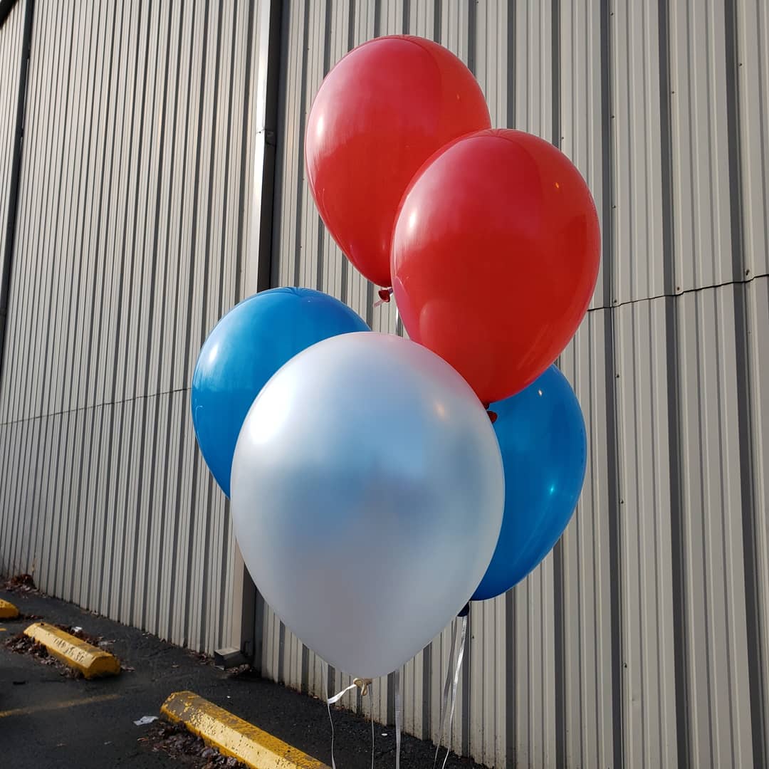 hoover107's tweet photo. Whether you are looking for a career change, that first job out of school or maybe you just need Birthday Bash tickets. You can get them now at Union Corrugating 1019 Underwood Drive Olyphant. Rock 107 is here until 10, but the Job Fair runs until 2pm. https://t.co/v38cBKkCBK