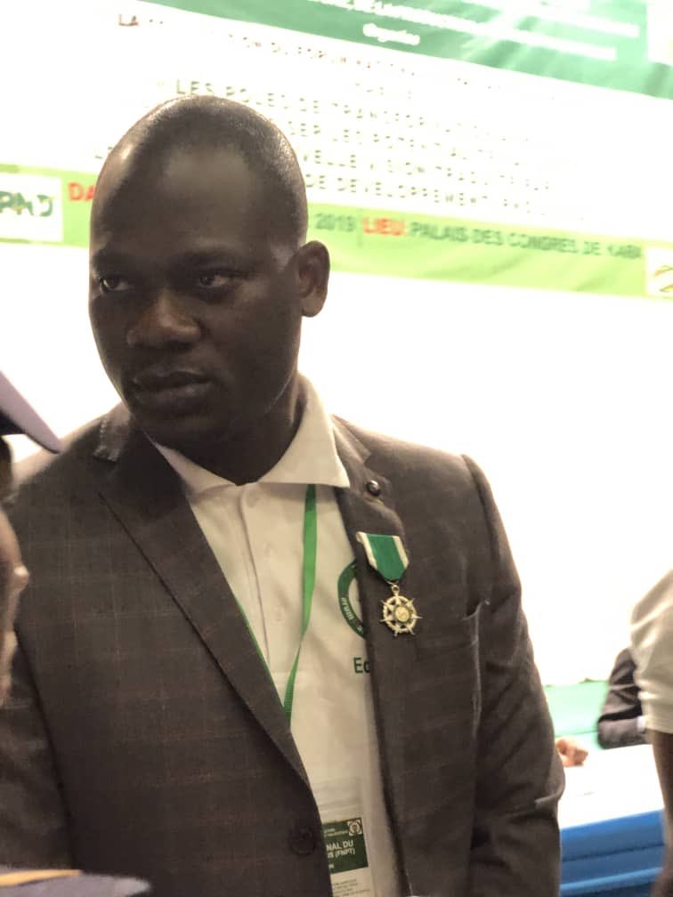 Herve_Pillaud's tweet photo. Notre ami @etchridona récompensé lors du premier @AgriStartSumm #ASS2017 fait ce jour chevalier dans l’ordre du mérite agricole du #Togo l’innovation et le courage #felicitation 🎖👌👏 https://t.co/lko0tIOSlW