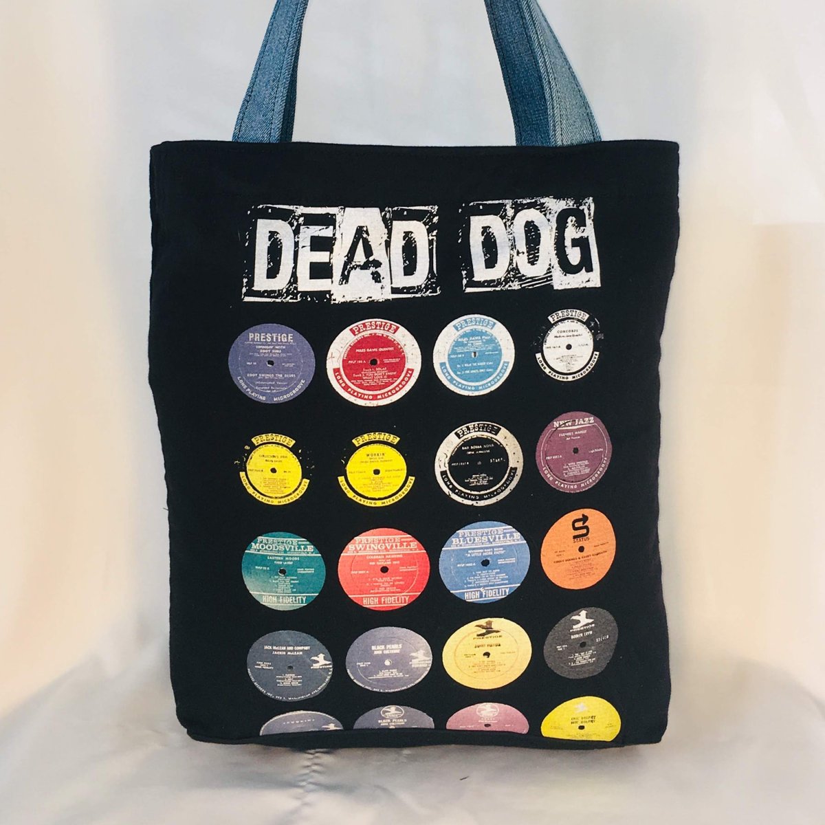 Happy Record Store Day! Today's Tee Bag of the Day celebrates our favourite independent record store <a href="/deaddogrecords_/">Dead Dog Records</a> ! Come and win this bag at Dead Dog Records 568 Church St. today - it'll be filled with some other cool merch to boot. See you there! #teebag #recordstoreday