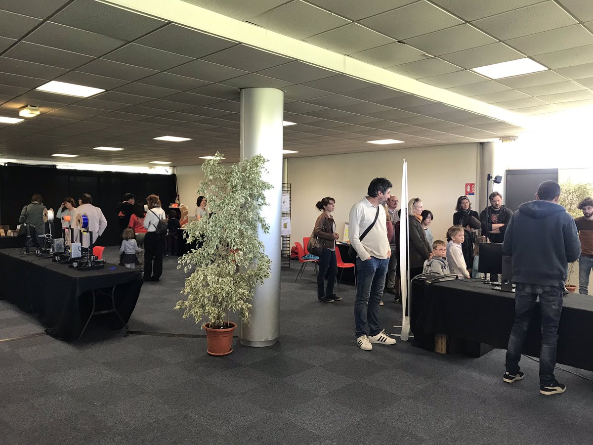 Sandrine 🌍🦈 (@spayanguillaume) on Twitter photo Les stands s’animent aux #Défis2019 @VilledeGradignan Venez découvrir nos ateliers pour apprendre et inventer par le jeu! #Inovkids #EscapeGame #VR #Inventeurs #EyeTracking #pédagogie <a href="/PARILab3E/">PARI</a> @inventifs <a href="/EmiliePoiree/">Emilie POIREE</a> <a href="/FabLab_IUTBx/">Coh@bit</a> <a href="/EyeTrackFrance/">Antoine Luu</a> #TobiiPro Les stands s’animent aux #Défis2019 @VilledeGradignan Venez découvrir nos ateliers pour apprendre et inventer par le jeu! #Inovkids #EscapeGame #VR #Inventeurs #EyeTracking #pédagogie <a href="/PARILab3E/">PARI</a> @inventifs <a href="/EmiliePoiree/">Emilie POIREE</a> <a href="/FabLab_IUTBx/">Coh@bit</a> <a href="/EyeTrackFrance/">Antoine Luu</a> #TobiiPro