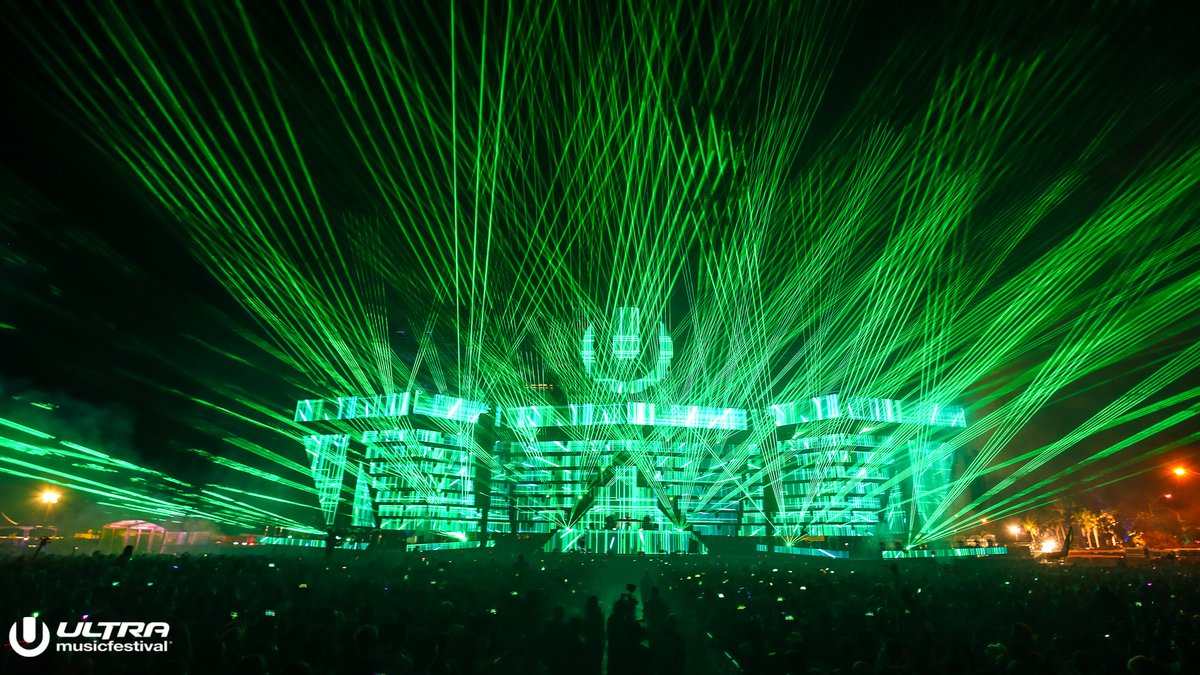Volt_live's tweet photo. Ok picture this: the #Masters...but with lasers...😮😂 https://t.co/uHJpReiHjv