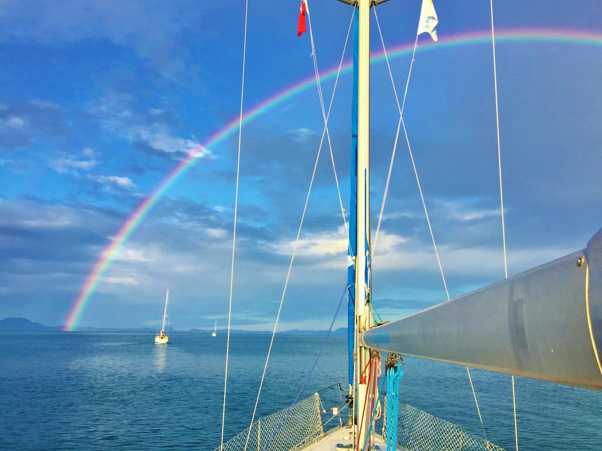 SailingHolidays's tweet photo. Something beautiful is on the horizon... 😍⚓️💜
.
.
.
.
#HappyWeekend #SaturdaySail #Greece #Rainbow #Flotilla #Sailstagram #Potd #IonianSea #Summer https://t.co/wqX4HFRKzp