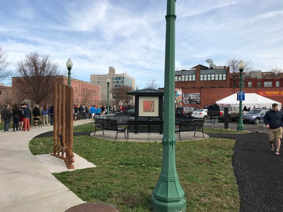 Geoff Herbert On Twitter Huge Line At Sound Garden In Syracuse