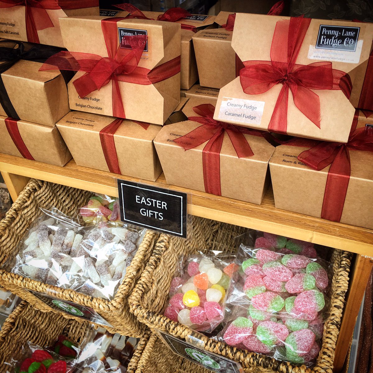 PantoAlliance's tweet photo. These @pennylanefudge gift boxes are much better value than bland generic chocolate eggs for Easter. Pop down to the market and grab one before I buy them all!
•
•
#eastergifts #fudge #artisanfudge #vegetarian #veganfudge #loughboroughmarket https://t.co/QbaCCohrMM