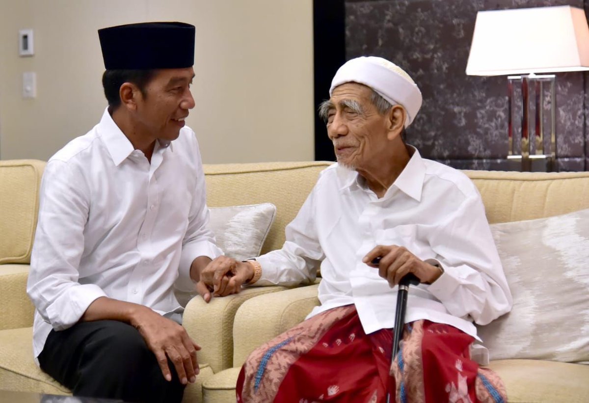 t_hirin's tweet photo. Pemimpin yang dekat dengan Ulama #JokowiMenangTotalDebat https://t.co/8lxXZHWRWL