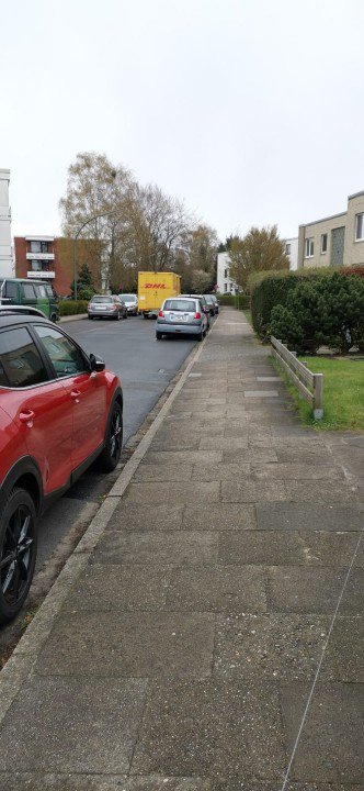 Mailight09's tweet photo. Manchmal fühle ich ich echt verarscht von @dhlpaket. Beim Gassi gehen überholst du ihn noch, weil du den ganzen Tag auf das Paket wartest... und weil er zu faul ist für ein Paket abzubiegen... Das! https://t.co/yzciujX0FV