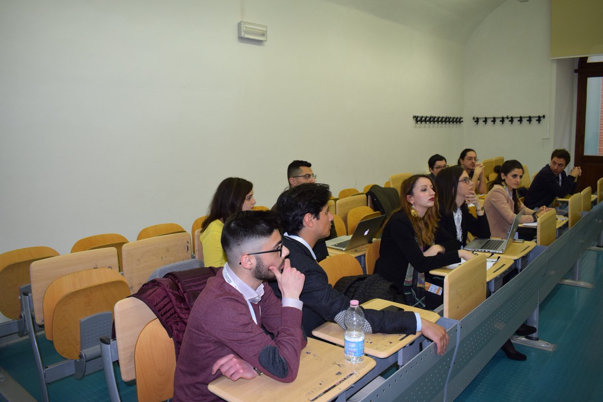 unisiena's tweet photo. #LoadingFuture2019 prosegue con i tavoli di lavoro per la preparazione di possibili proposte. A seguire, sessione plenaria e conclusiva con la presentazione delle proposte da parte dei gruppi di lavoro.
https://t.co/fzWOL9FiQ6
#LOFU19 https://t.co/3imzIRSwfe
