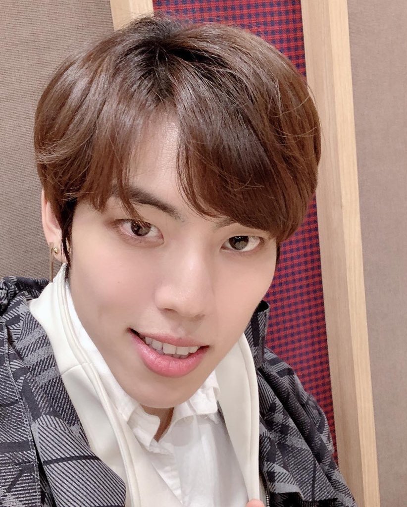 kissinjeong's tweet photo. (trans) 190413 ไอจีดงอู : จดหมายลาเข้ากรม 

"ผมมาทักทายทุกคนเหมือนกับซองกยยูฮยอง และซองยอลลี่ของพวกเรา และตอนนี้ผมก็เป็นคนที่ 3 ของอินฟินิทที่ต้องมาทักทายทุกคนแบบนี้ครับ! อินสปิริททำให้ผมได้มีโอกาสทำกิจกรรมที่แสนสุขและงดงามจนหากผมได้เกิดอีกครั้งก็อยากกลับม���เป็นอินฟินิทเหมือนเดิม" https://t.co/INGtZWoF1I
