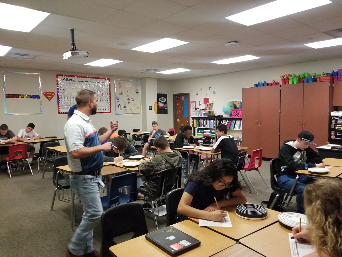 mrs_johansen's tweet photo. Shout-out to the 8th grade Science team at LJI! Awesome turnout this morning for the Science STAAR blitz! #BISDpride @LJIPanthers #BISDscience https://t.co/nJ1W7BsHbs
