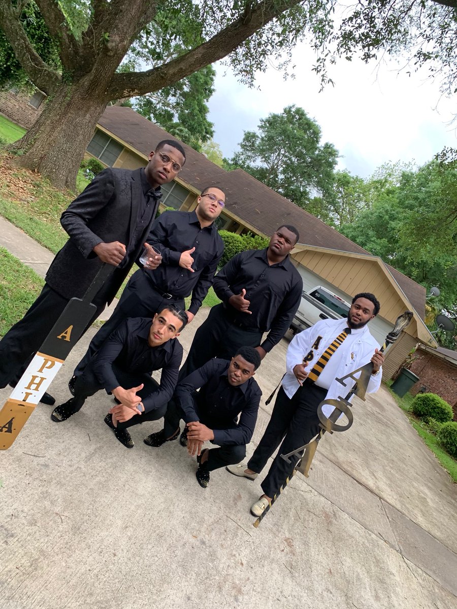 coach_plugger's tweet image. Cold front came thru last night🤙🏾❄️#thetatheta#brothers4life