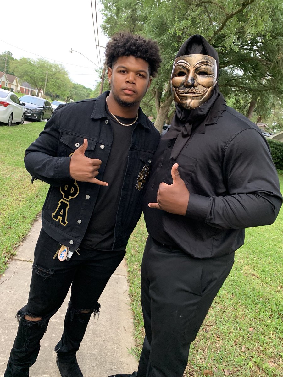 coach_plugger's tweet image. Cold front came thru last night🤙🏾❄️#thetatheta#brothers4life