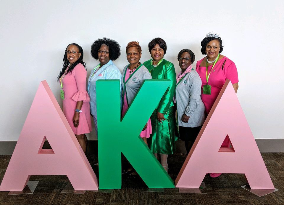 AKALIO1908's tweet photo. Lambda Iota Omega's newest Silver Star, along with our Golden Soror, Sorors and members of undergraduate Rho Eta attend the South Atlantic Regional Conference in Greenville, SC!!! Congratulations!!! πππ #AKASARC66 #AKALIO #RhoEta https://t.co/w6QZ0XWQkj