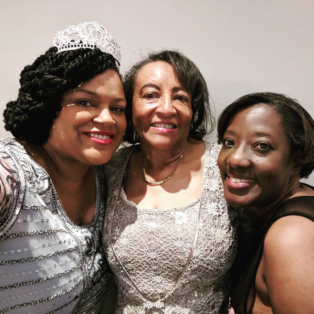 AKALIO1908's tweet photo. Lambda Iota Omega's newest Silver Star, along with our Golden Soror, Sorors and members of undergraduate Rho Eta attend the South Atlantic Regional Conference in Greenville, SC!!! Congratulations!!! πππ #AKASARC66 #AKALIO #RhoEta https://t.co/w6QZ0XWQkj