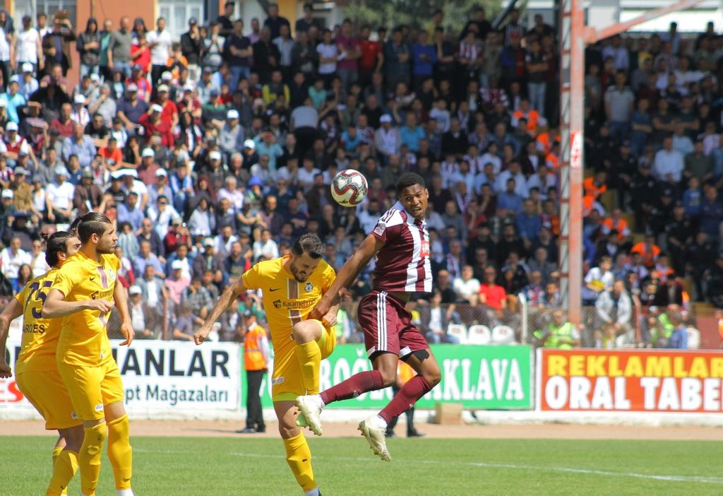Lütfü Savaş