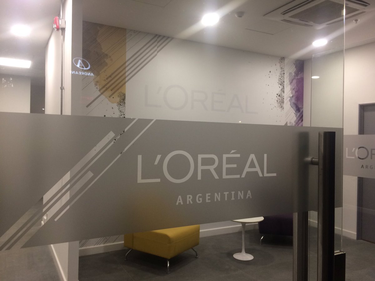 abcomunicaciong's tweet photo. Estos días anduvimos a pleno #branding en #Norlog para @lorealargentina 🔝🔝está quedando divino!👏👏🥰#vinilotequiero #siempresumarAB #leponemosonda https://t.co/W4HAQt4Pip