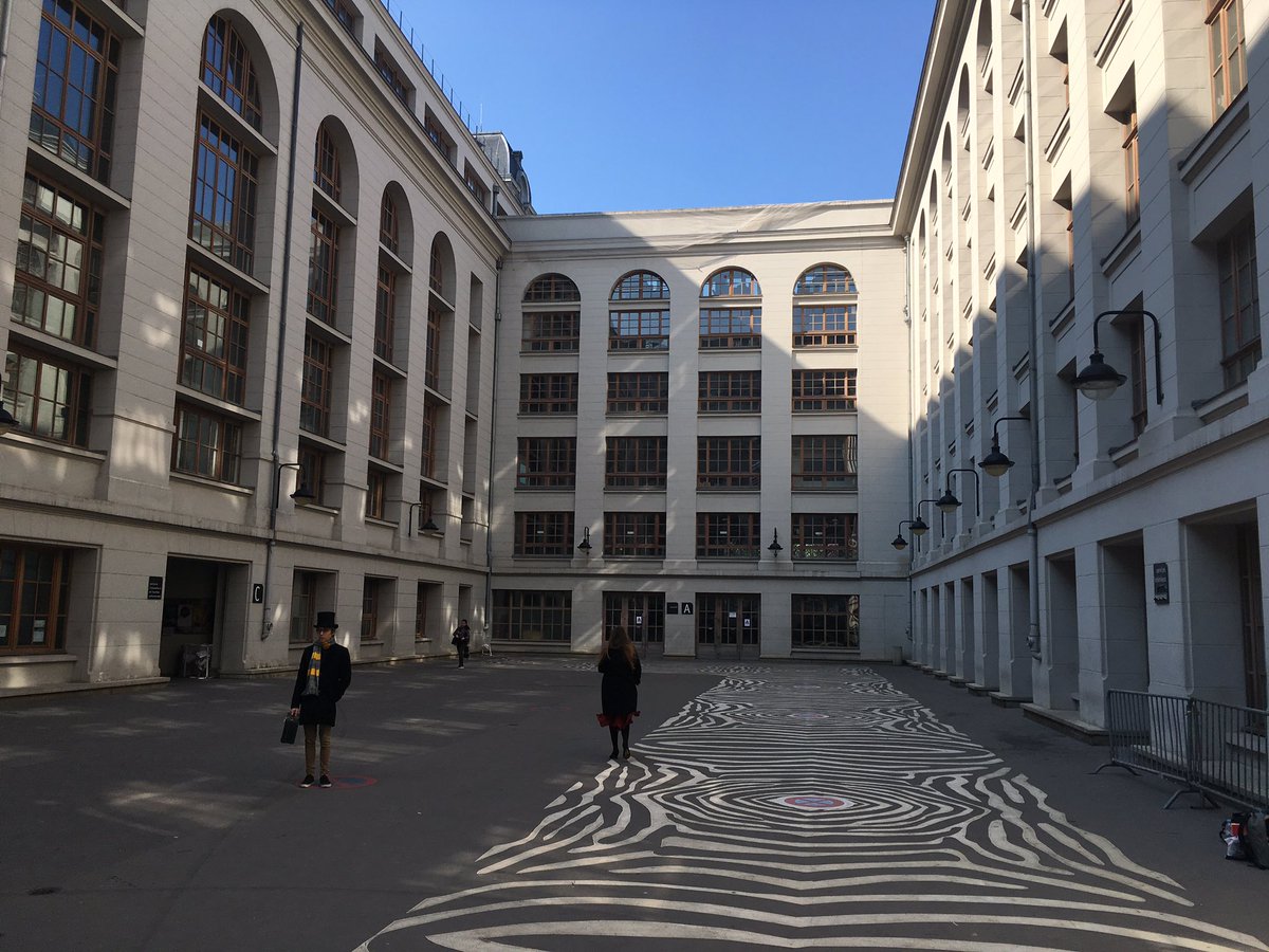 p_laurenti's tweet photo. @CBioNum @Univ_Paris @ParisDiderot Grand soleil ce matin sur la Halle au Farines pour le tournage de la bande annonce de #AnimaliaFantastica
#cbionumleaks #CBioNum2019 https://t.co/wDJb7xhPZ8