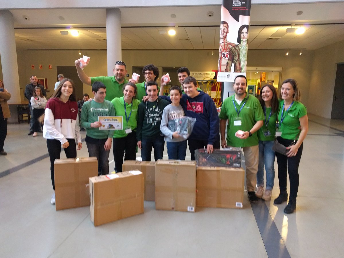 codelearn_cat's tweet image. Felicitats Ratxa 14, de Terrassa!! Campions de la #codeathlon 2018-19!!