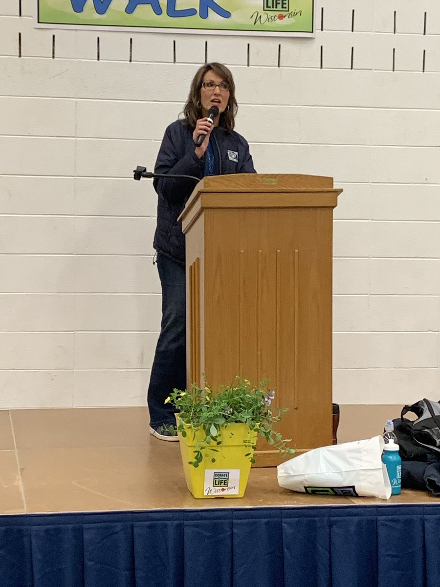 principalmeyers's tweet photo. NEW Donate Life Walk pre-game festivities @hssdbv https://t.co/VcfjgTeogn