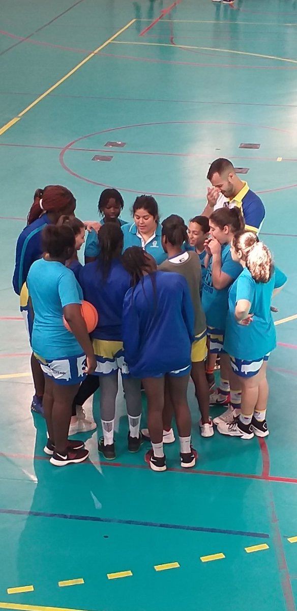 cblamojonera's tweet photo. Esta mañana nuestro infantil Ciformotor gana frente a un gran @adaba_basket. Consiguiendo clasificarse como segundas para la final four. 
Nuestro patrocinador #Ciformotor las invita a comer para celebrarlo.
#seguimostrabajando https://t.co/b8t22HO9c7