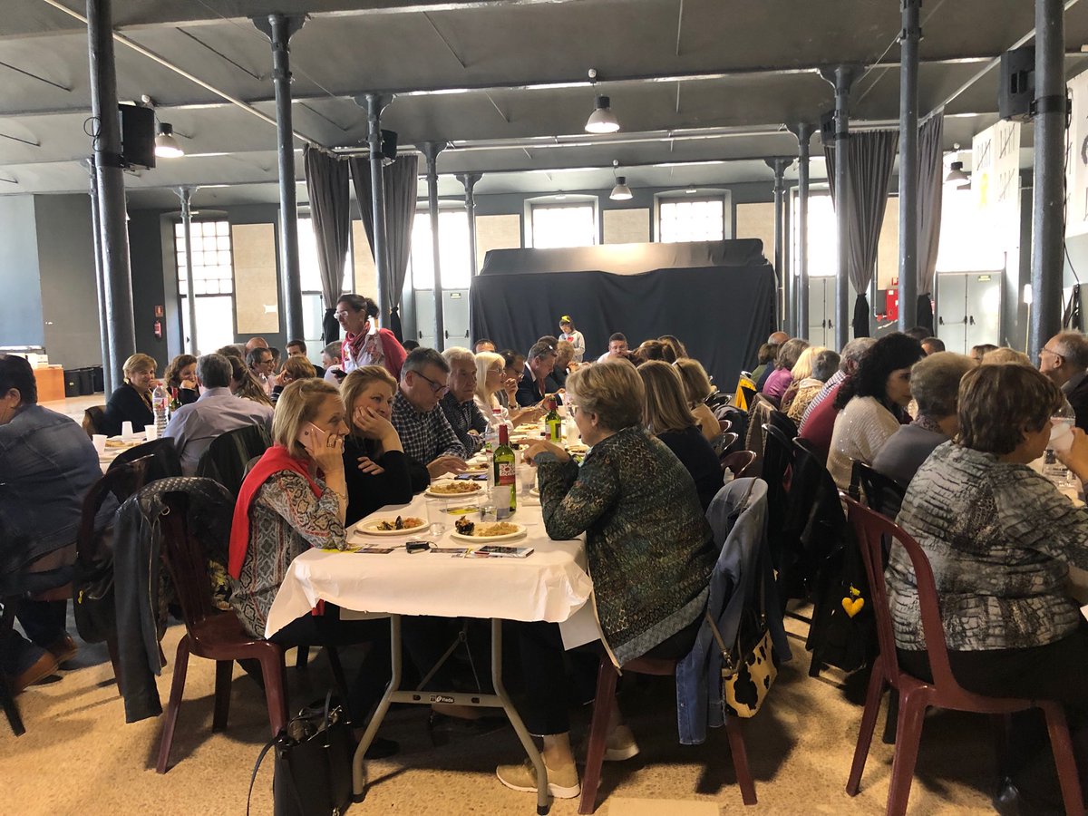 JACS_JaumeACS's tweet photo. #Seguim

Dinar a #Anglès amb l’Alcaldessa ⁦@AstridDesset⁩ el Conseller ⁦⁦⁦⁦@jordiPuignero⁩ i⁩ els candidats al Congrés ⁦@carabellido⁩ i al Senat ⁦@Josepmcervera⁩ 

Junts, guanyarem
Per la República

⁦@JuntsXCat⁩ 
⁦@jxcatGirona⁩ https://t.co/BBjD8GI6I3