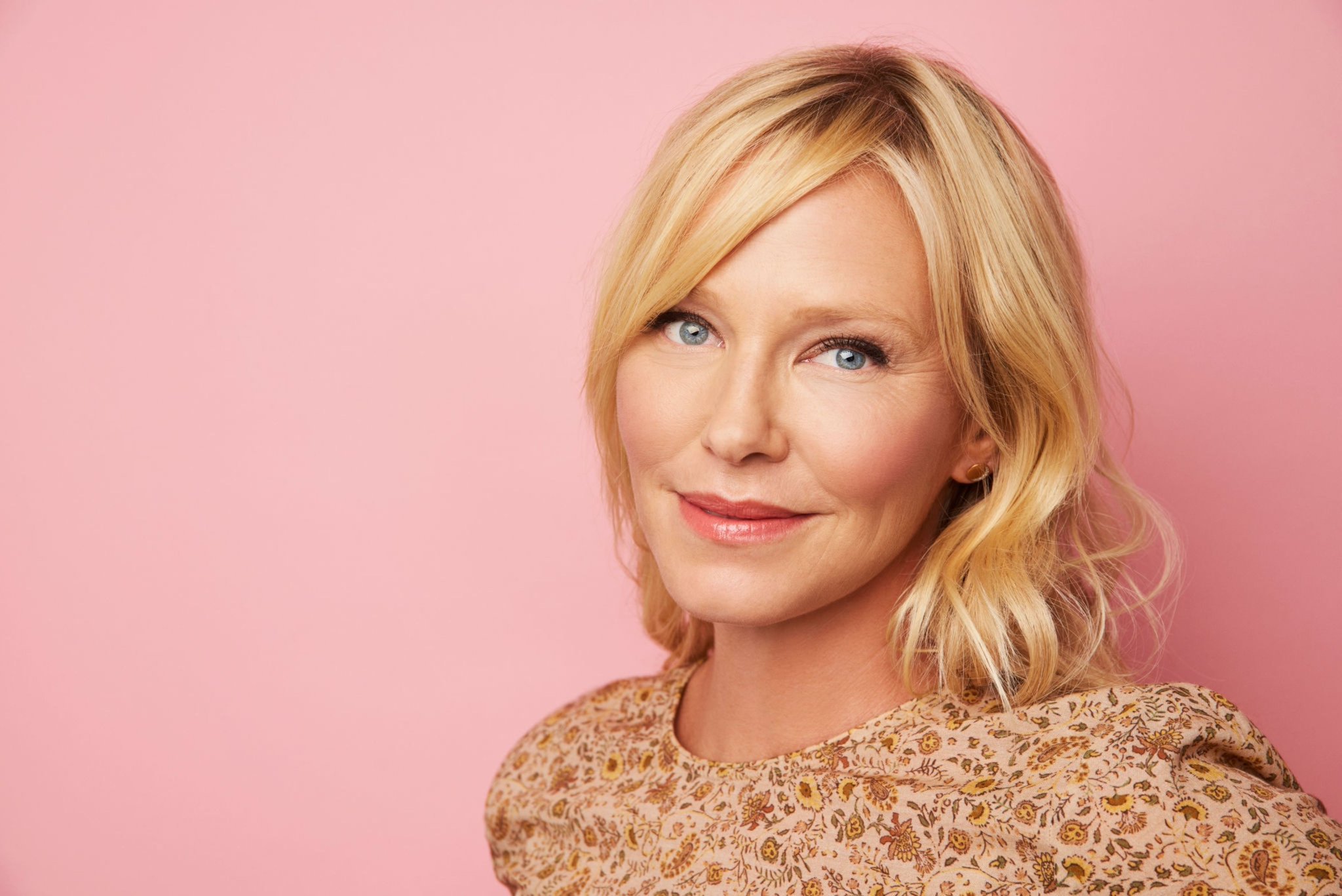 OMG! Happy Bday to a lovely, amazing, badass women Kelli Giddish   