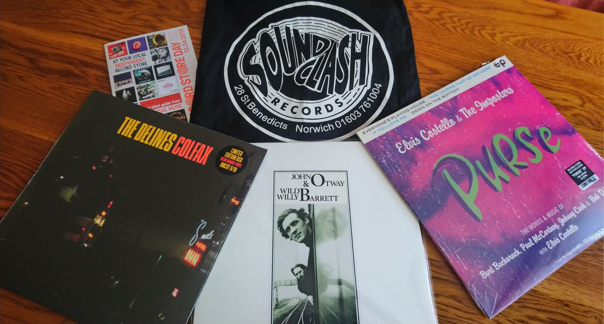rolothecat's tweet photo. @uncutmagazine Couldn't be doing with queuing overnight in the freezing weather so wandered down mid morning.. No queue and a warm and cheery welcome.. Bagged these! #RSD19 #RSD2019 #RecordStoreDay2019 #delines #otway #ElvisCostello https://t.co/HdAhq2jvWt