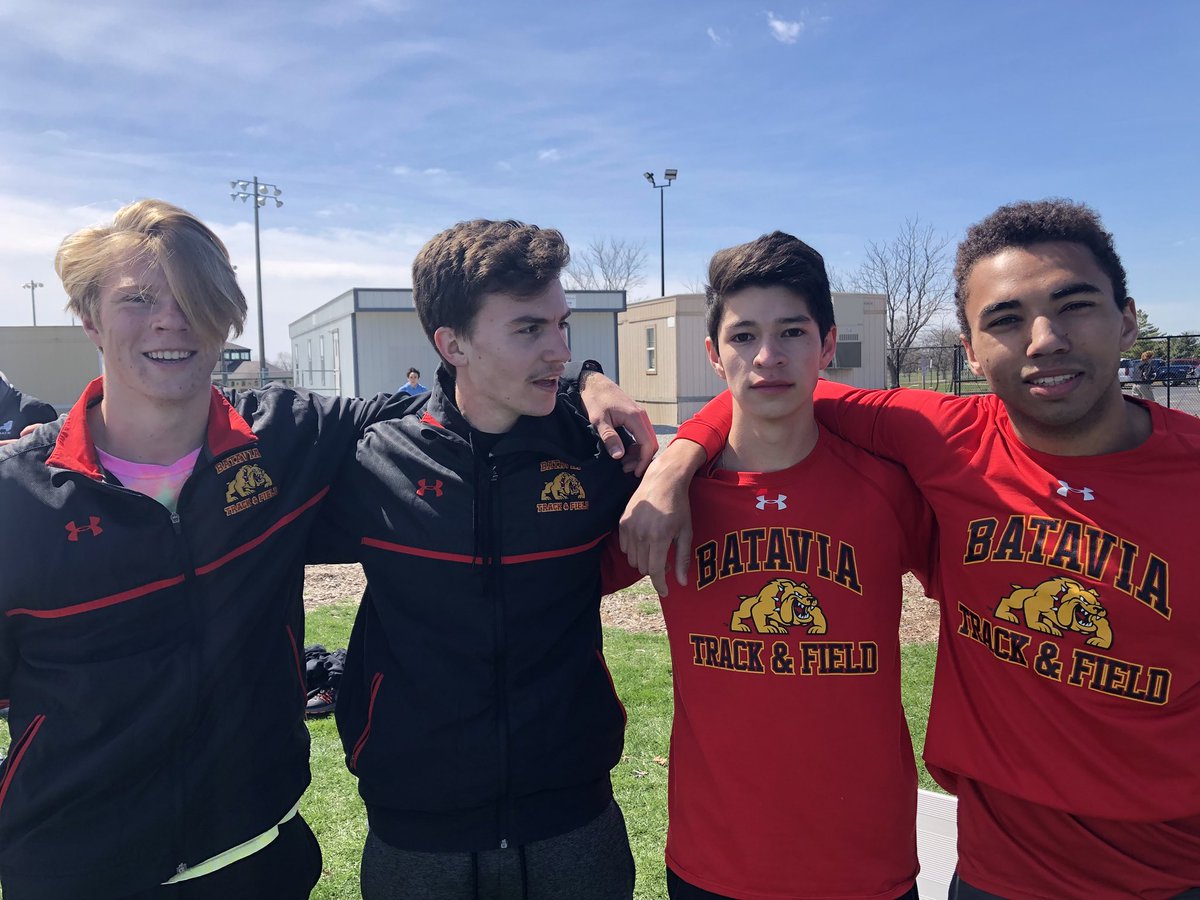 MSHeartland_'s tweet photo. Batavia wins the 4x8 with a 8:03.xx #smithstrong19 https://t.co/P4EBp0jANg
