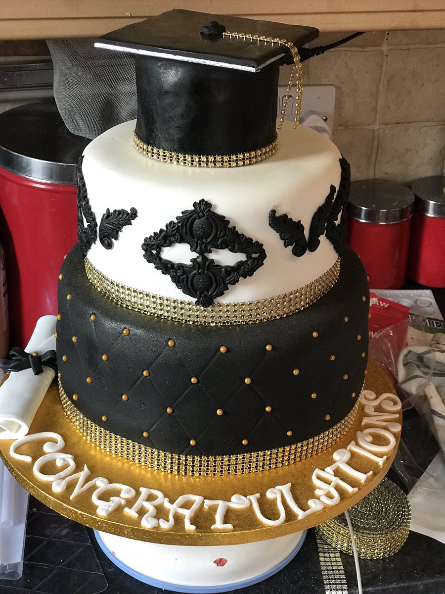 Alexie_Ldn's tweet photo. Soo I made this graduation cake this morning and honestly I’ve come a long way from when I first started baking 😌
Instagram: keik_cakes by Alexie https://t.co/e7rPgBq9YR
Twitter: @Keik_Cakes https://t.co/w1xmtfc1lt