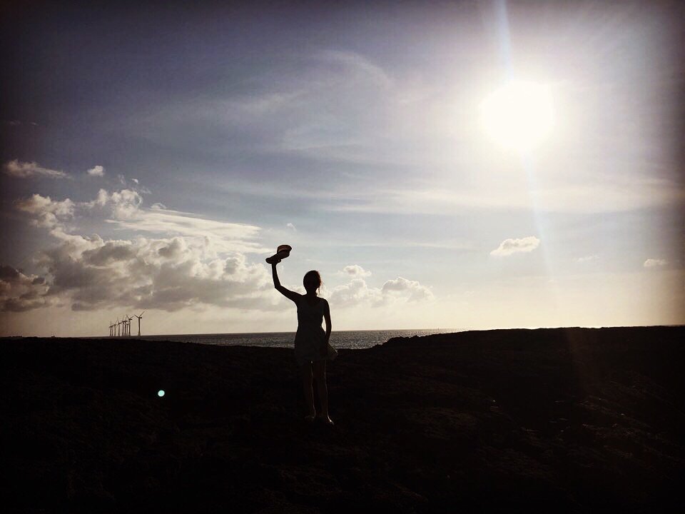 봄날을 지나고 있네요
저의 앨범작업은 조금씩 앞으로 나아가고 있어요.
6월에 싱글을 한 곡 발표하고, 9월에는 EP를 들려드릴 예정입니다. 
그 사이에 종종 소식 알려드릴게요. 
기다려주시는 분들께 감사드립니다! ♥️