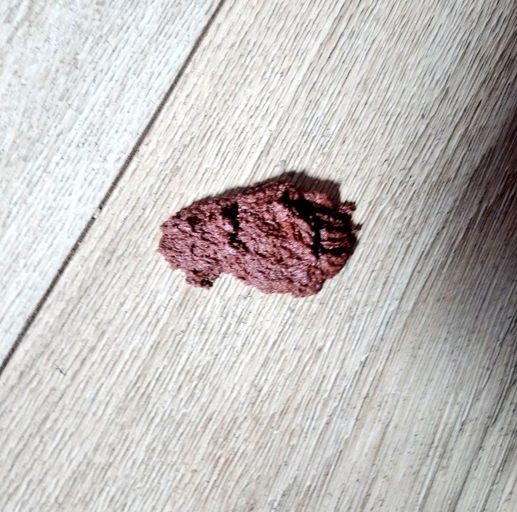 SugarThread's tweet photo. This is not poop.... This is evidence of me being dopey
I turned the mixer on (full of chocolate buttercream) instead of hitting the switch that puts the mixer head down...
#inacloud
#GBBO
#fibro https://t.co/Ep38NlUeOj