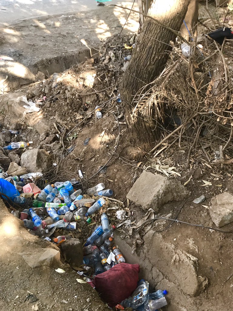 This is a drainage system somewhere in #Nairobi, the rains are coming and you know what will happen next.@Environment_Ke,@NemaKenya @FredMatiangi and CS Tobiko please include the ban on #Plastic bottles on your #GreeningKenya agenda. 
bit.ly/2UlBSge
#Plasticmonster 🌍💪🏾