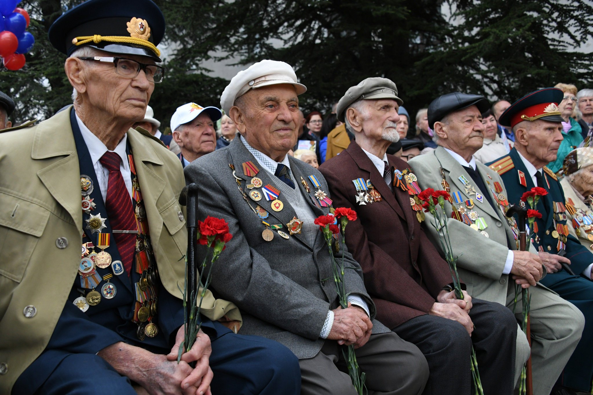 D4CfhDtW4AEuIJn.jpg:large