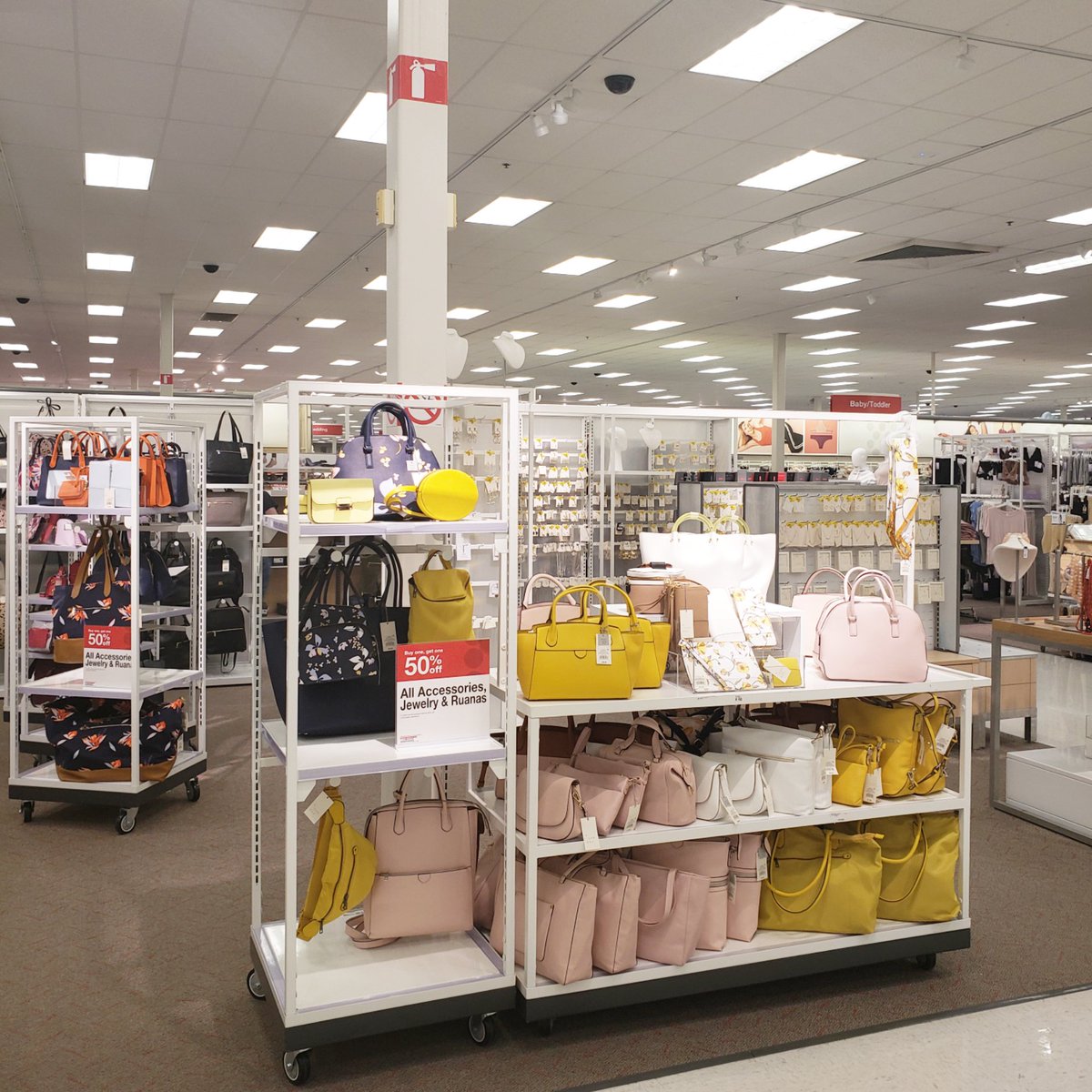 shaheedAtTarget's tweet image. Easter is 1 week away &amp;amp; Target is coming thru in The CLUTCH (No Pun) 👜. BUY 1 GET 1 50% off SALE on ALL accessories &amp;amp; Jewelry! we have the perfect accessory to Complement that Fabulous new Spring dress U just purchased from our Wide Assortment of Dresses in Wild FABLE or ANewDay