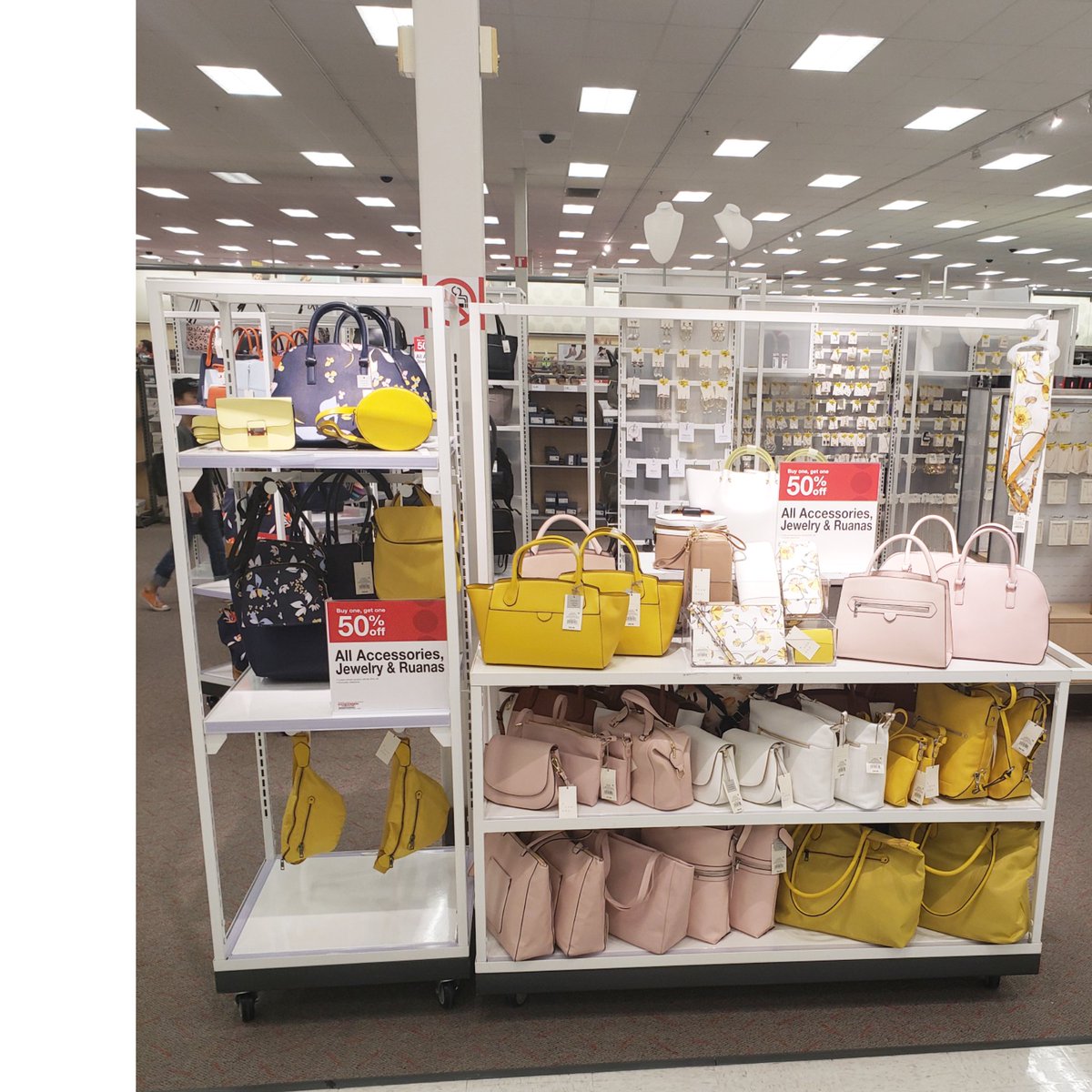 shaheedAtTarget's tweet image. Easter is 1 week away &amp;amp; Target is coming thru in The CLUTCH (No Pun) 👜. BUY 1 GET 1 50% off SALE on ALL accessories &amp;amp; Jewelry! we have the perfect accessory to Complement that Fabulous new Spring dress U just purchased from our Wide Assortment of Dresses in Wild FABLE or ANewDay