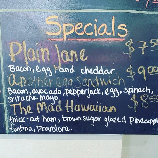 persimmoncafe's tweet image. Saturday morning breakfast sandwiches and mimosas #chseats #chs