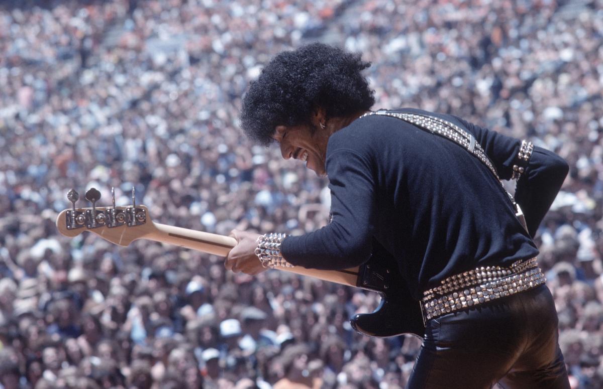 Thin Lizzy's classic 'Black Rose' LP turns 40 today. Watch a live version of "Róisín Dubh," the band's tribute to their Irish homeland rol.st/2UvHbtL