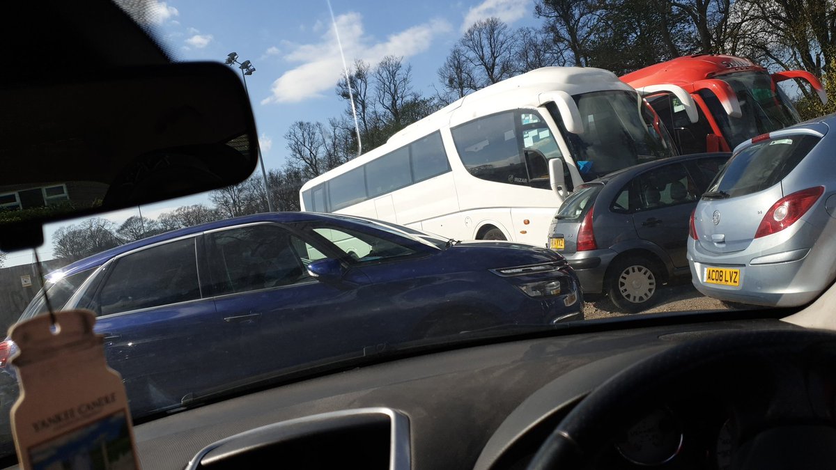 hitchie03's tweet photo. Inconsiderate cunts @officialKLtown https://t.co/YkUgjrqX8i