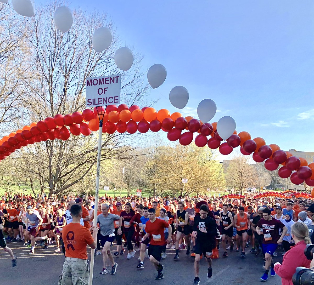 It is fleeting but powerful - the silent start of the Run in Remembrance - 15,000 💪 #neVerforgeT #WeAreVirginiaTech